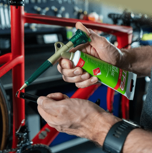 Combo Grasa Ultimate Tf2 125l Weldtite+Pistola Aplicadora Ciclismo